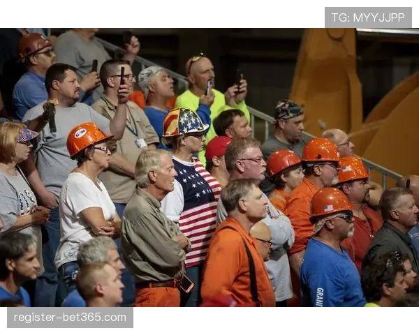 罗惊艳一幕,空中悬停,对手惊愕,香港赛马会,香港马会,赛马活动,赛马资讯